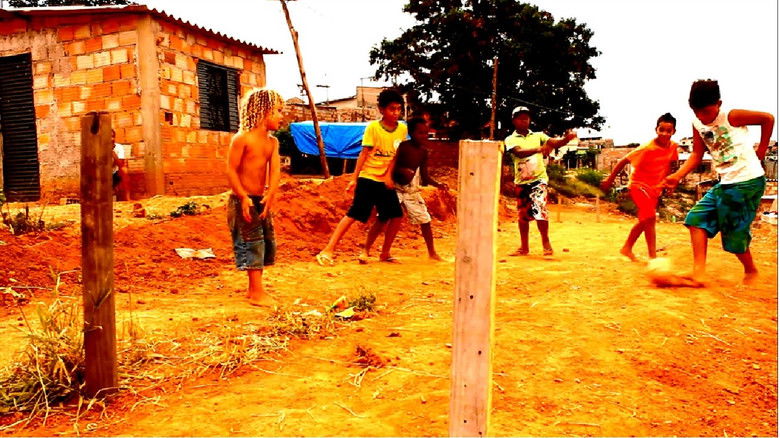 кадр из фильма A Rua É Pública