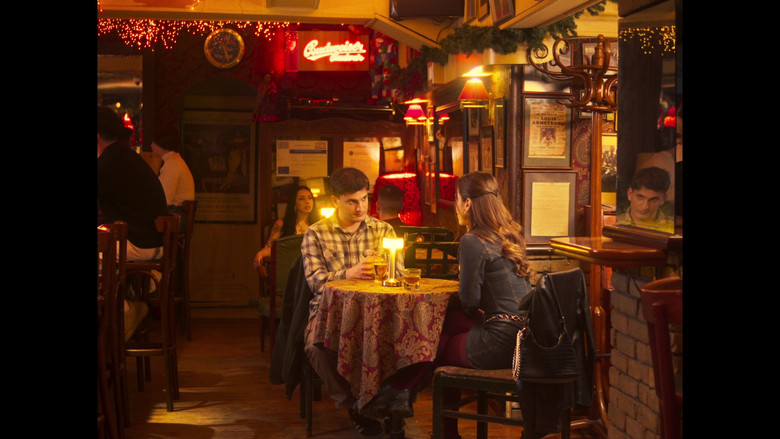 кадр из фильма Η Κατάρα Της Βίκυς