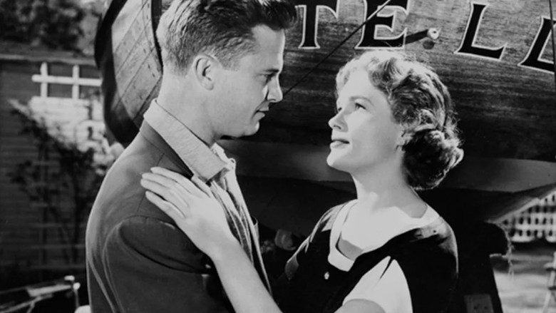 кадр из фильма Shadow in the Sky