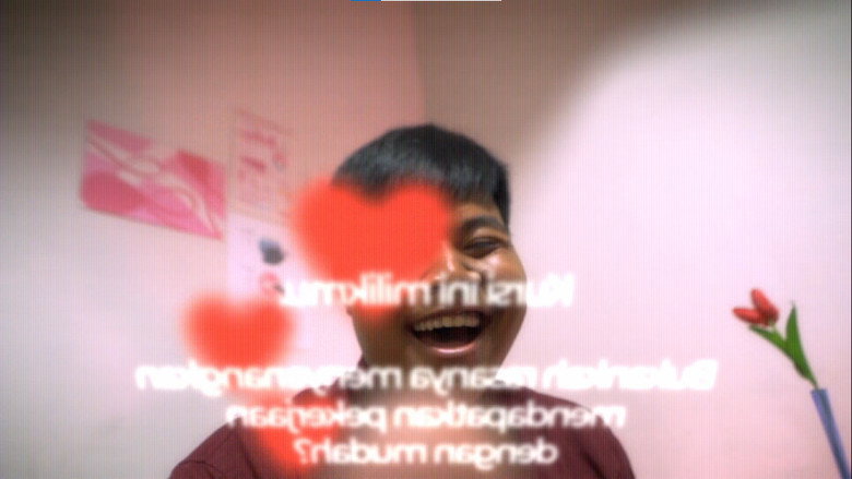 кадр из фильма SMILE!