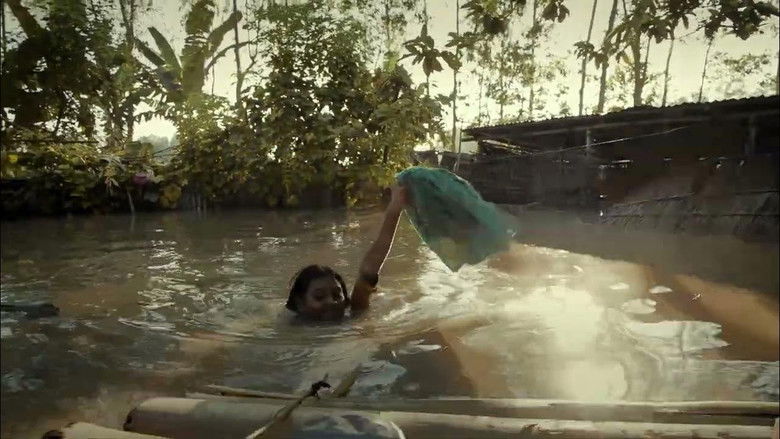 кадр из фильма Могучая Африн во время наводнения