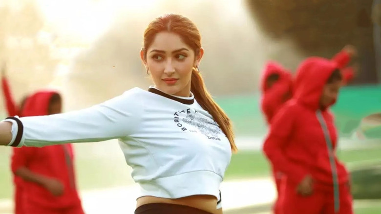 кадр из фильма ಯುವರತ್ನ