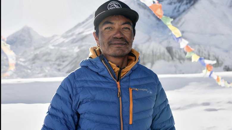 кадр из фильма Everest: The Other Side