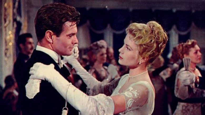 кадр из фильма Лебедь