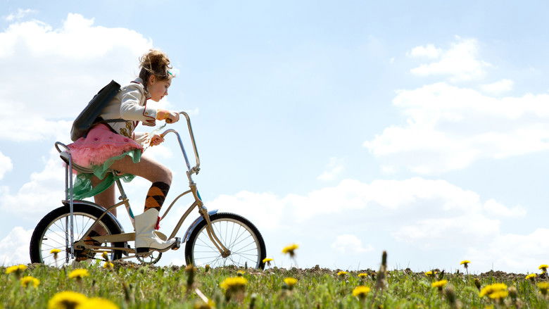 кадр из фильма The Year Dolly Parton Was My Mom