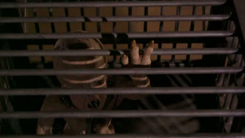 кадр из фильма Оно живо