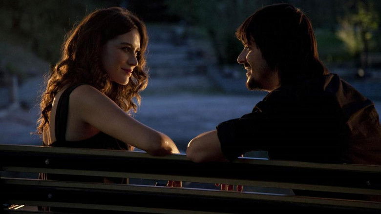 кадр из фильма Любовь любит случайности