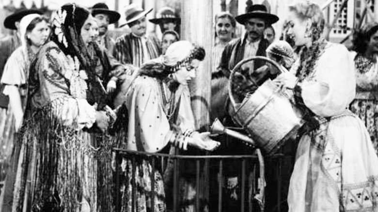 кадр из фильма Una mujer sin cabeza