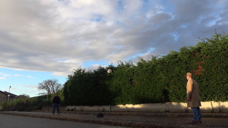 кадр из фильма Le Ciel Nous Regarde