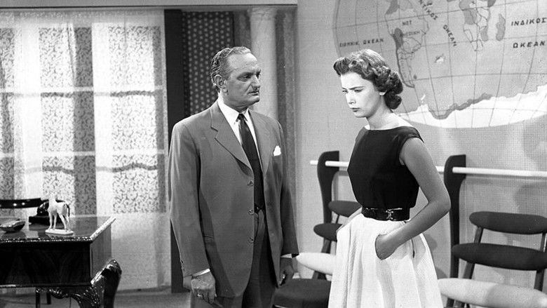 кадр из фильма Λατέρνα, Φτώχεια και Γαρύφαλλο