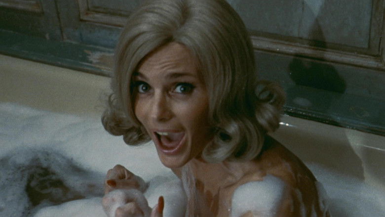 кадр из фильма The Intruder