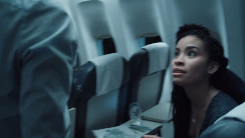 кадр из фильма Рейс 666