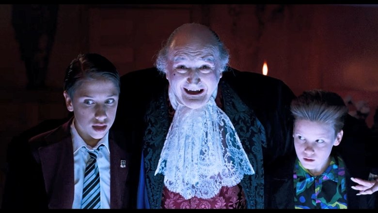 кадр из фильма My Grandpa Is a Vampire