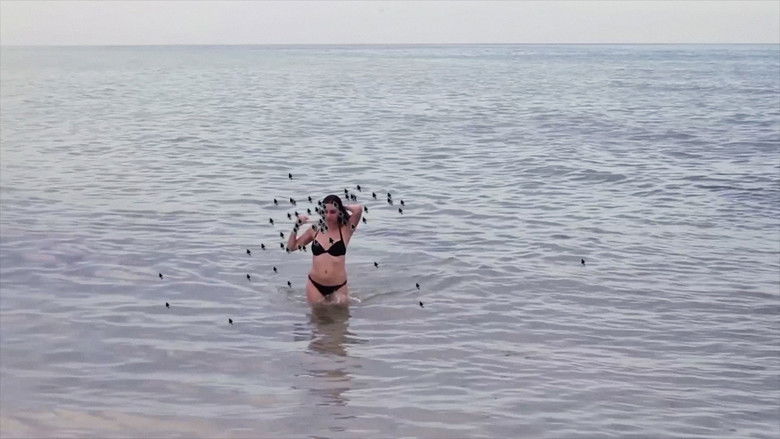 кадр из фильма Hot Beach Babe Aims to Please