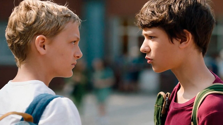 кадр из фильма Close