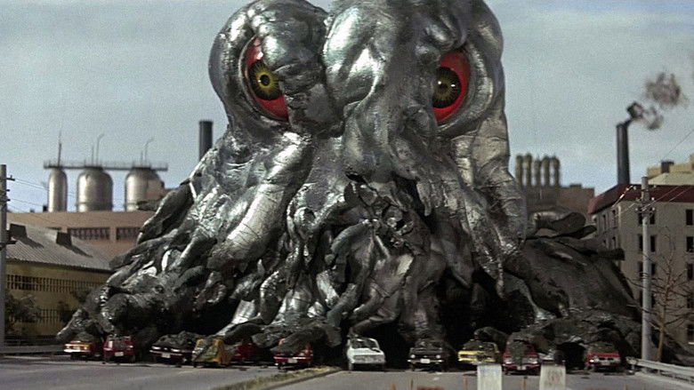 кадр из фильма Годзилла против Хедоры