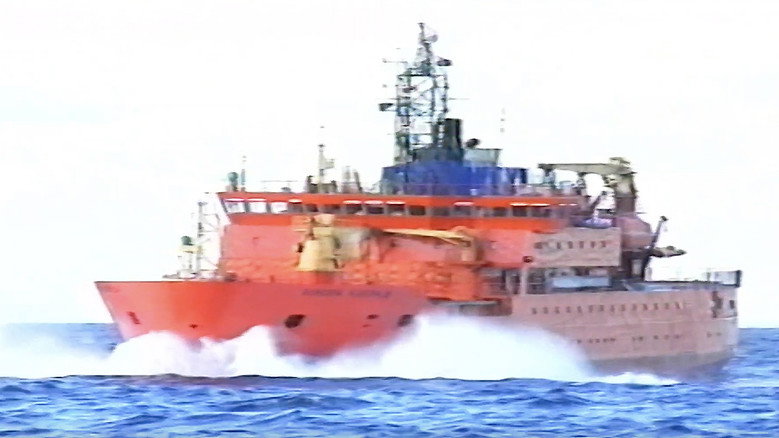 кадр из фильма More Than a Passenger - Aurora Australis Safety