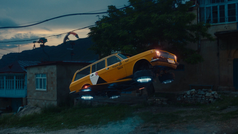 кадр из фильма Кибертакси