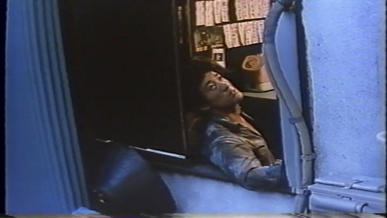 кадр из фильма 襲られた女