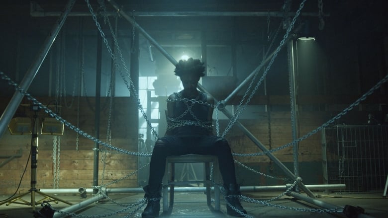 кадр из фильма Она никогда не умирала