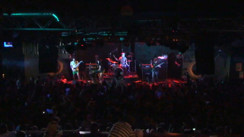 кадр из фильма HORSE The Band - Earth Tour