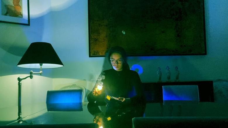 кадр из фильма Blue Hour