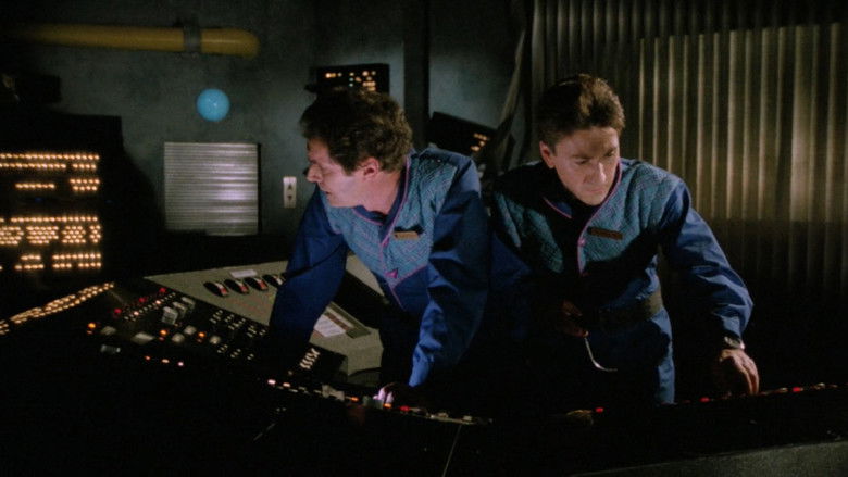 кадр из фильма Повелители глубин