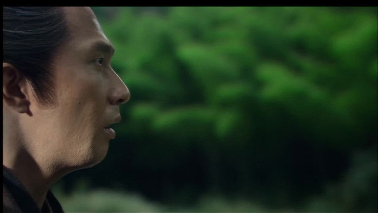 За той дверью