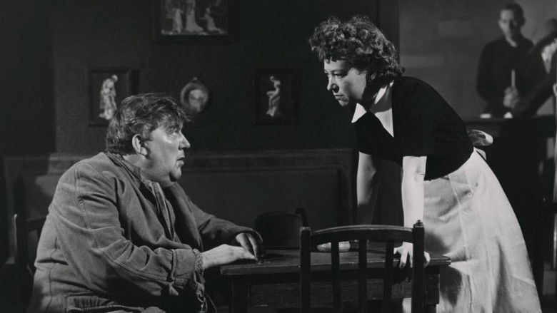 кадр из фильма Café Paradis