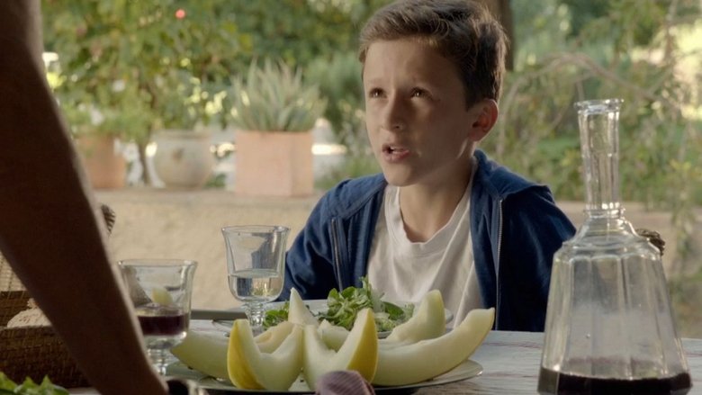 кадр из фильма В десяти минутах от нудистов