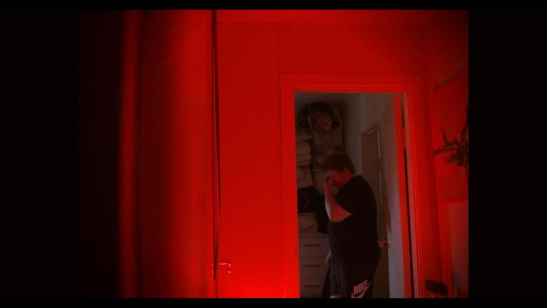 кадр из фильма Mentally Unavailable