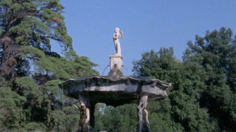 кадр из фильма Les yeux ne veulent pas en tout temps se fermer, ou Peut-être qu'un jour Rome se permettra de choisir à son tour