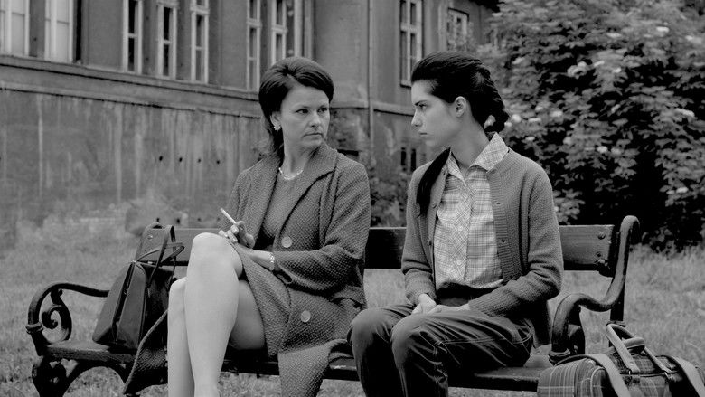 кадр из фильма Я, Ольга Гепнарова