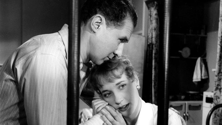 кадр из фильма Женщина в халате