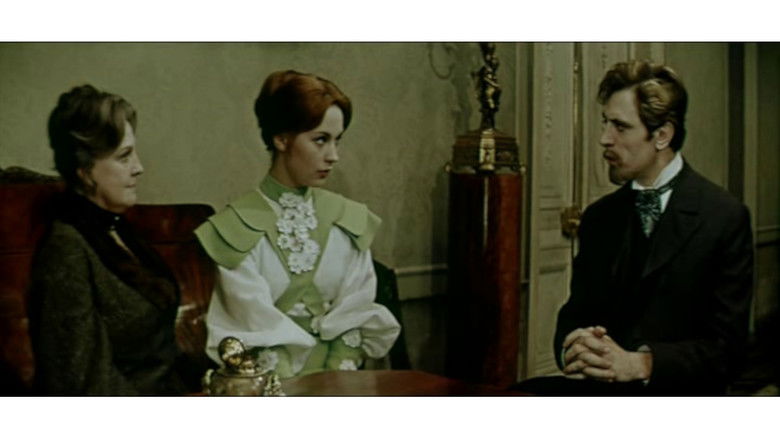 кадр из фильма Цветы запоздалые