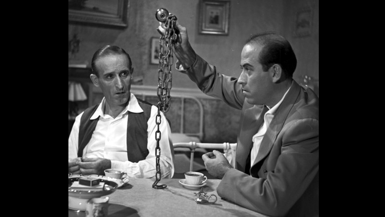 кадр из фильма Οι Δοσατζήδες