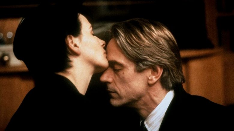 кадр из фильма Ущерб