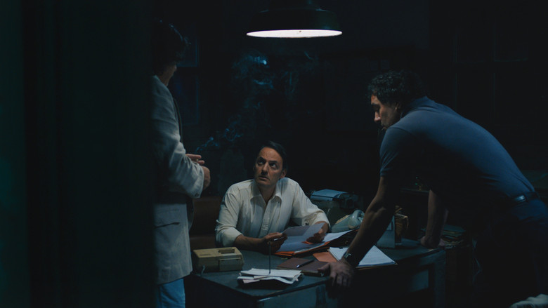 кадр из фильма Банкиры