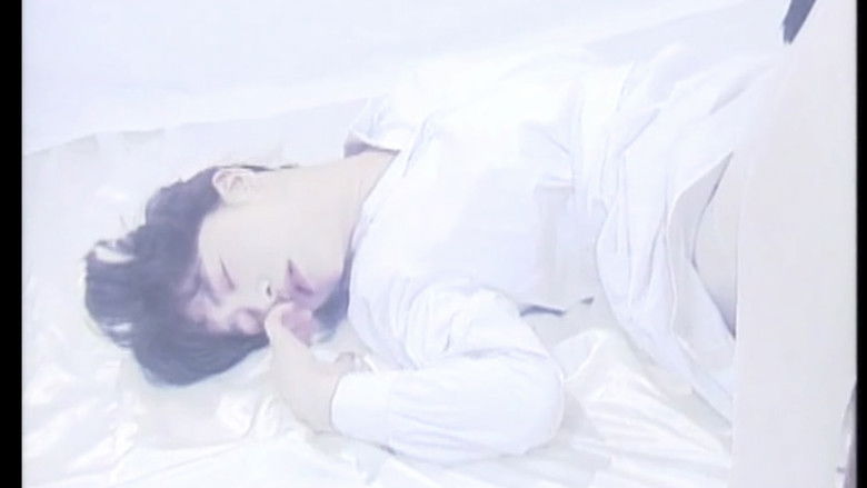 кадр из фильма 赤い報告書　鮮血の天使