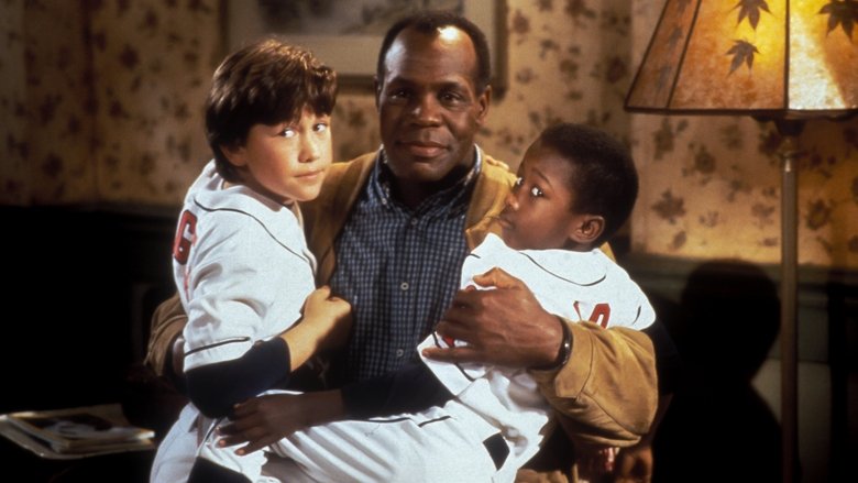 кадр из фильма Ангелы у кромки поля