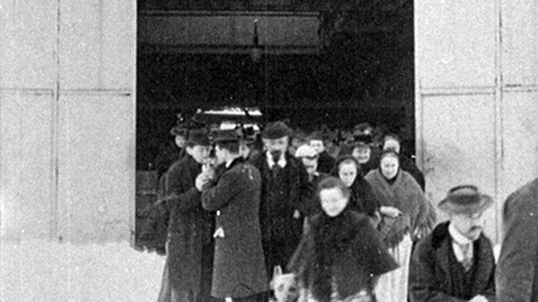 кадр из фильма Sortie d'usine, [IV]