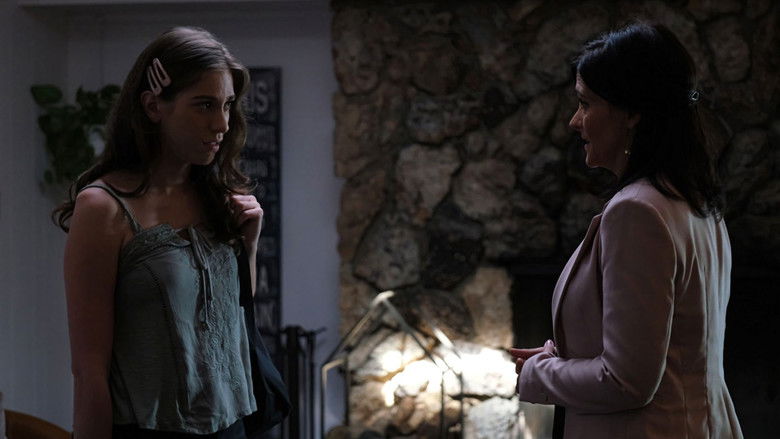 кадр из фильма Killer Stepmom