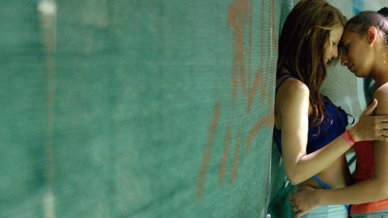 кадр из фильма Кармен и Лола