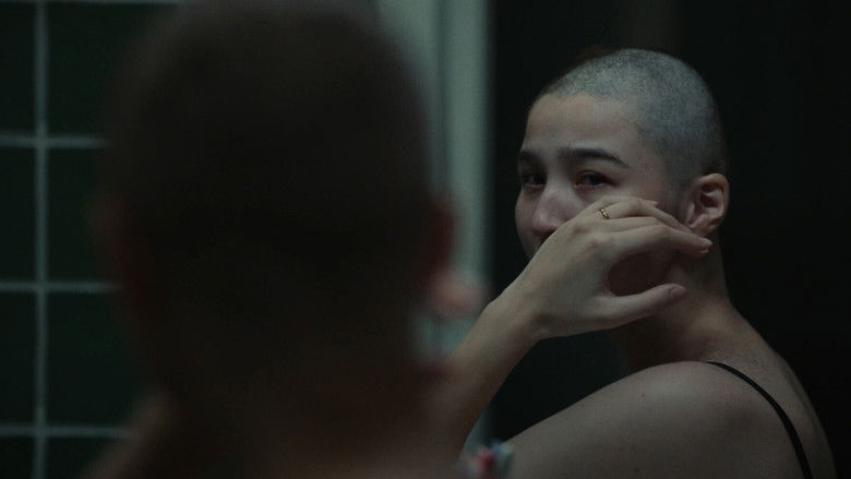 кадр из фильма Ауру