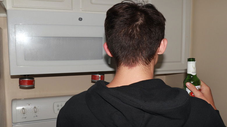 кадр из фильма Gavin Serve