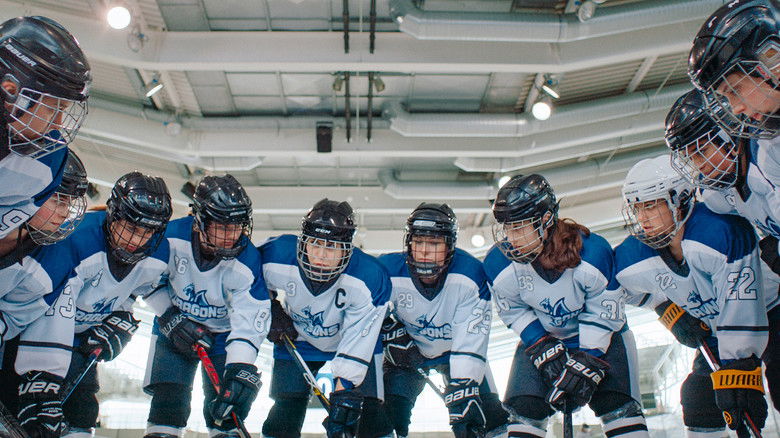 кадр из фильма Breaking the Ice