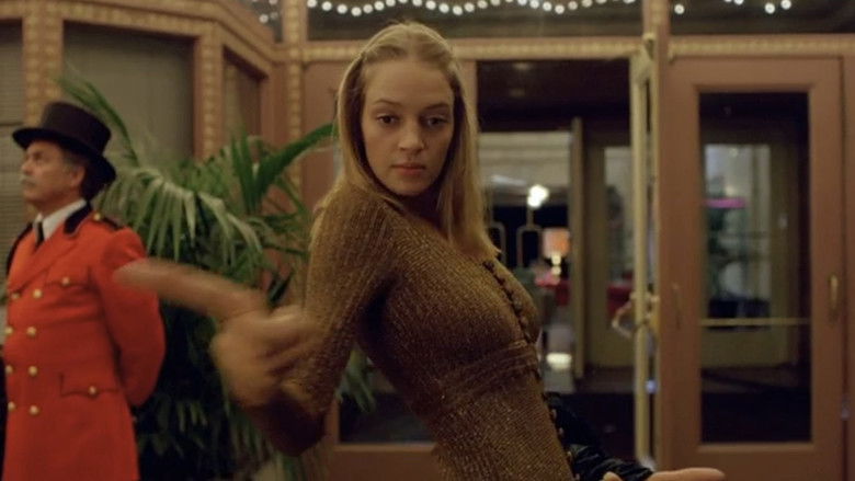 кадр из фильма Даже девушки-ковбои иногда грустят