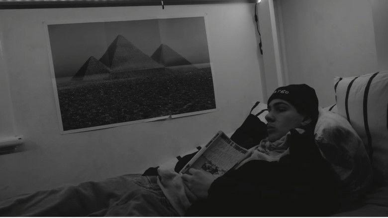 кадр из фильма DESOLATE