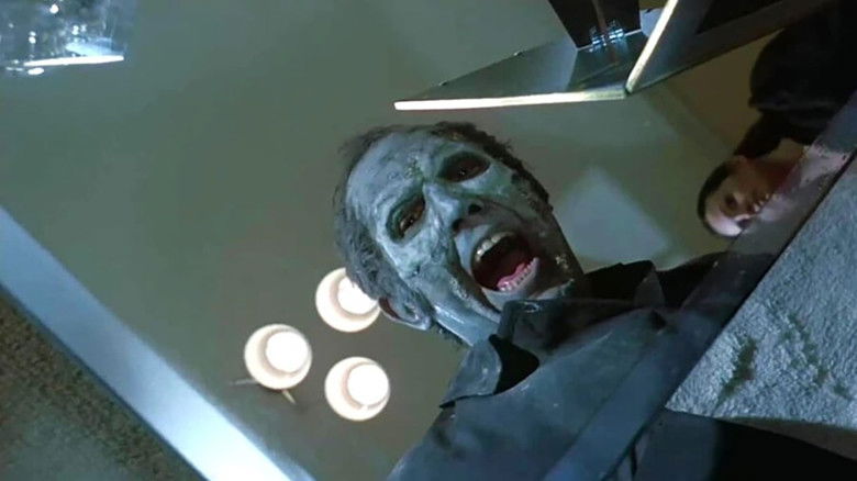 кадр из фильма Байки из склепа