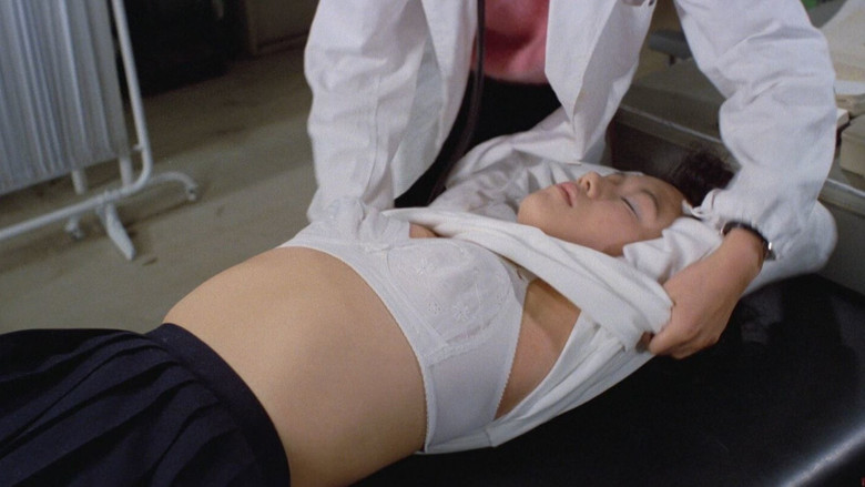 кадр из фильма Пытки девушки деревянным конём